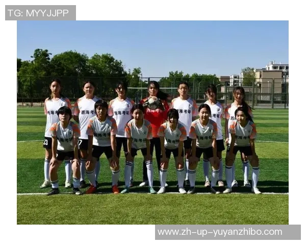 足球与她的故事:在绿茵场上绽放的青春与梦想 足球与她的故事:在绿茵场上绽放的青春与梦想