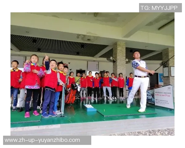 足球操直播全新体验带你畅享运动乐趣提升身体素质与团队合作能力 足球操直播全新体验带你畅享运动乐趣提升身体素质与团队合作能力